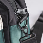 ドーナツ サッチェル ルーセント 透明ポケット付き ショルダーバッグ 痛バッグ 9L