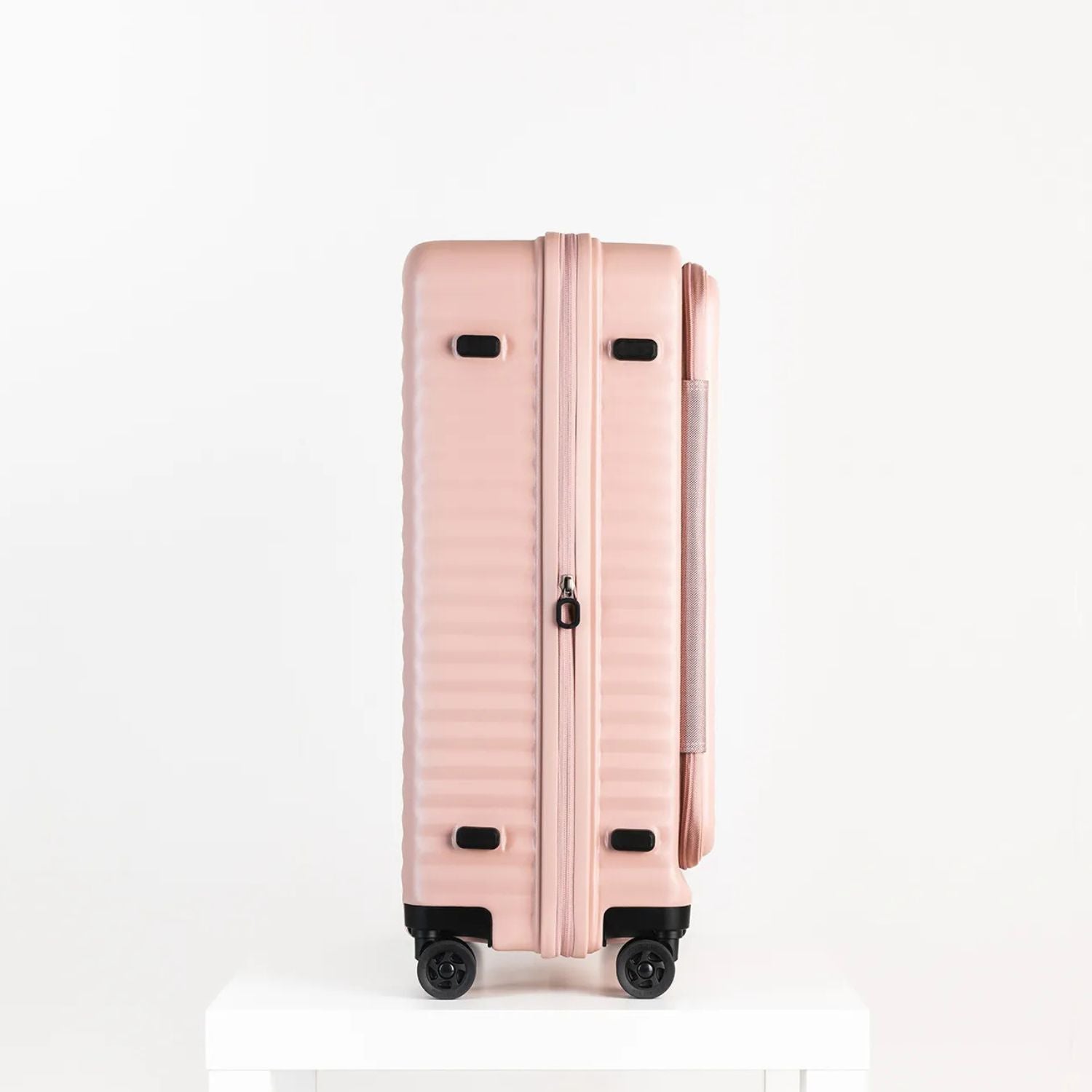 エコーラック セレストラ Mサイズ スーツケース