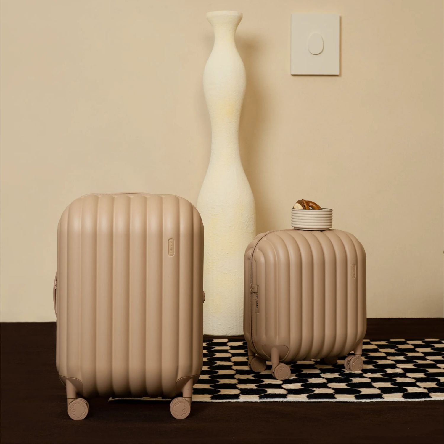 アートリップス パンスタイル Mサイズ スーツケース