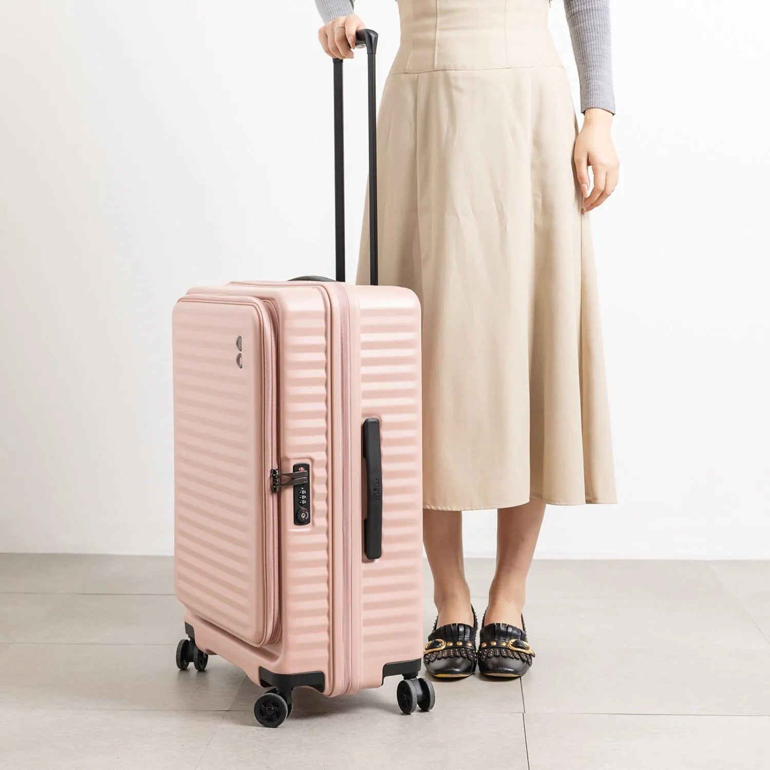 エコーラック セレストラ Mサイズ スーツケース