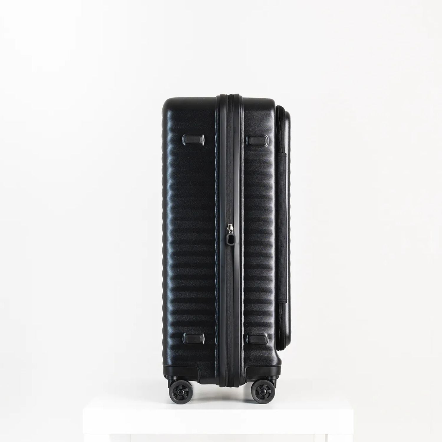 エコーラック セレストラ Mサイズ スーツケース