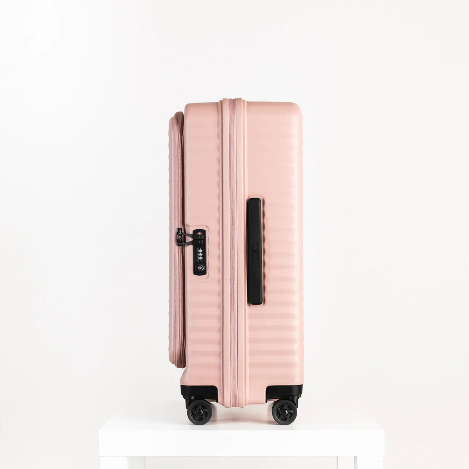 エコーラック セレストラ Mサイズ スーツケース