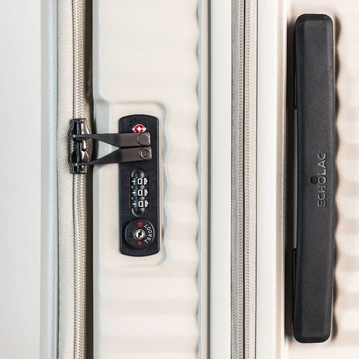 エコーラック セレストラ Mサイズ スーツケース