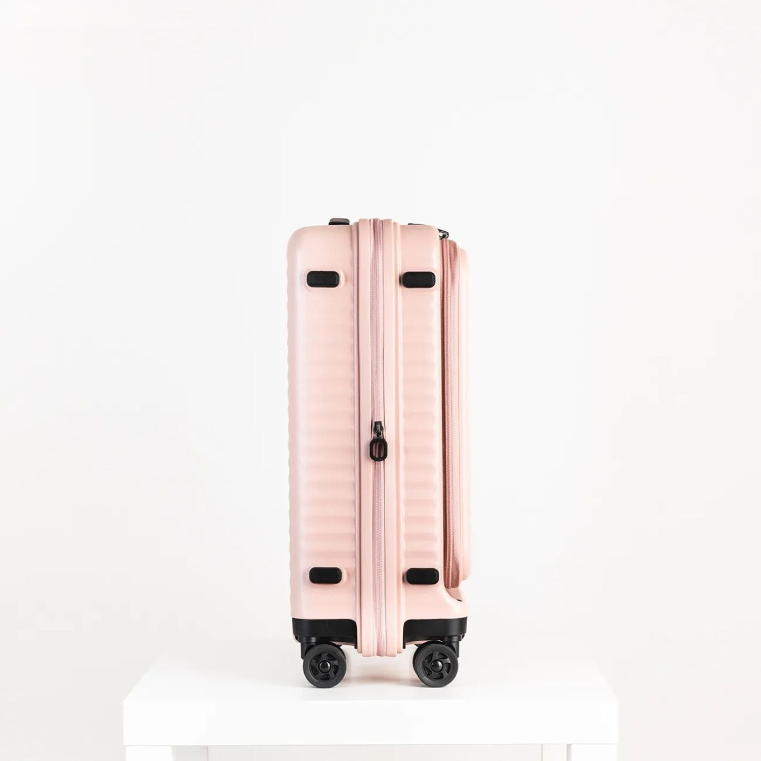 エコーラック セレストラ 機内持ち込み スーツケース