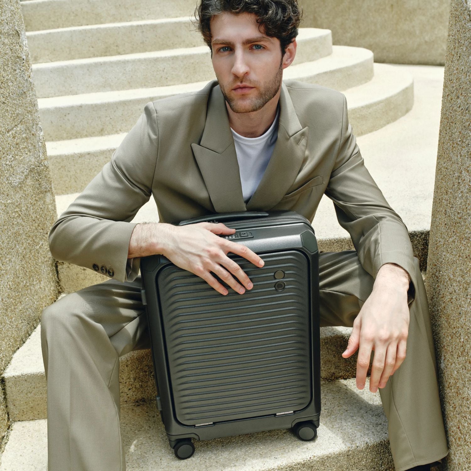 エコーラック ショーグンEVO FA 機内持ち込み スーツケース