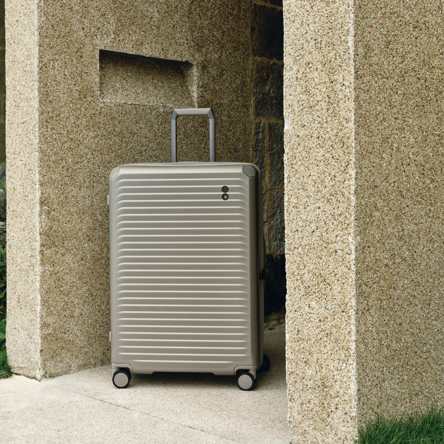 エコーラック ショーグンEVO Mサイズ 中型スーツケース