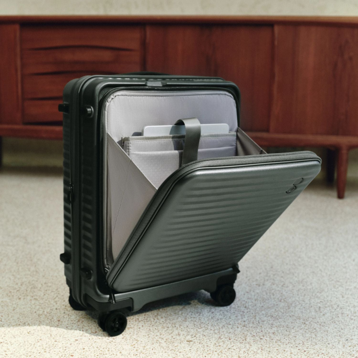 エコーラック セレストラ 機内持ち込み スーツケース