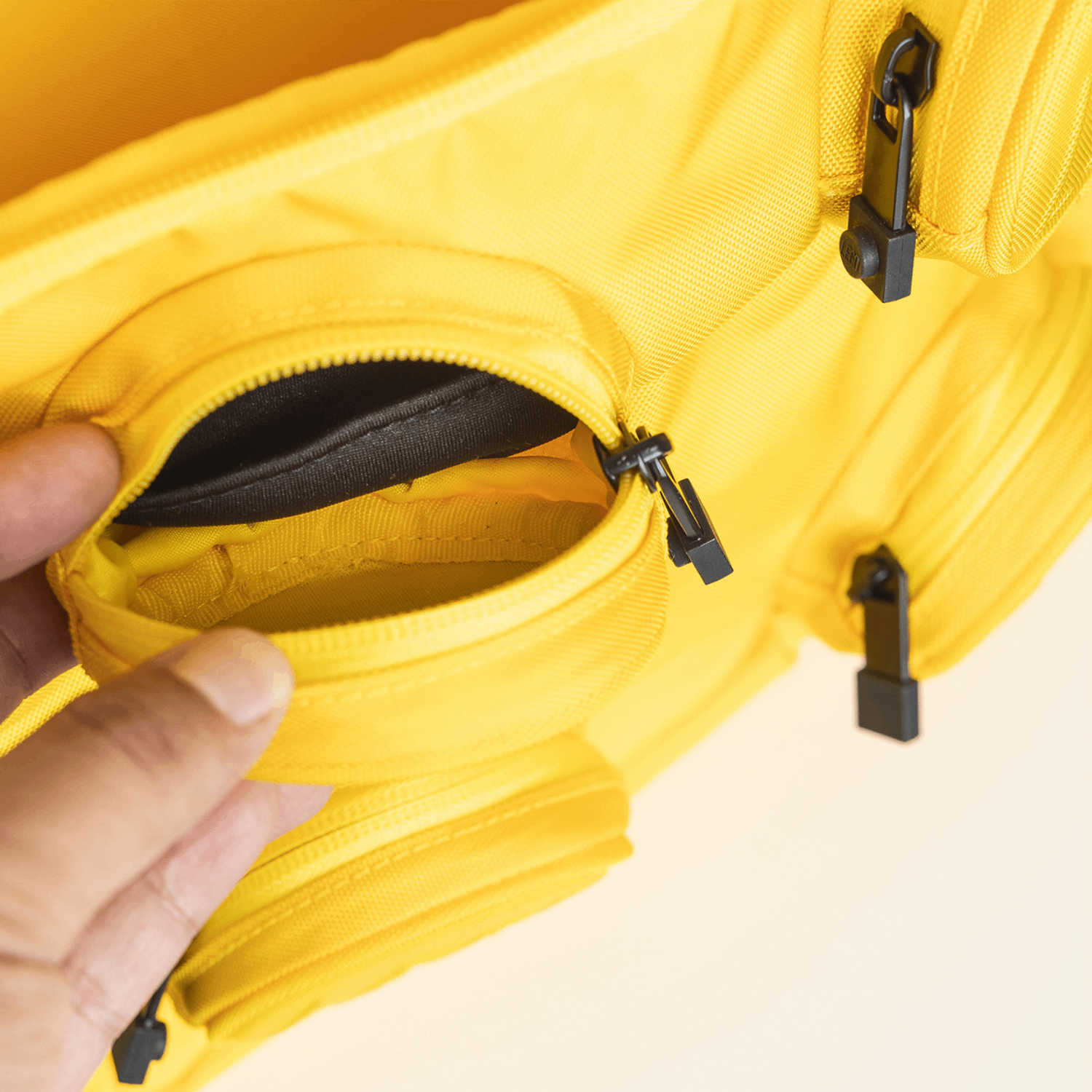 SIGNATURE BRICK 2X2 BACKPACK