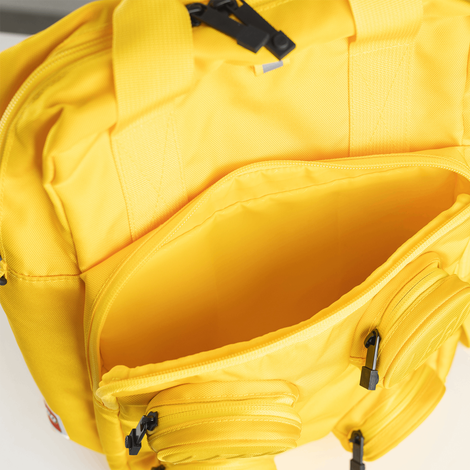 SIGNATURE BRICK 2X2 BACKPACK