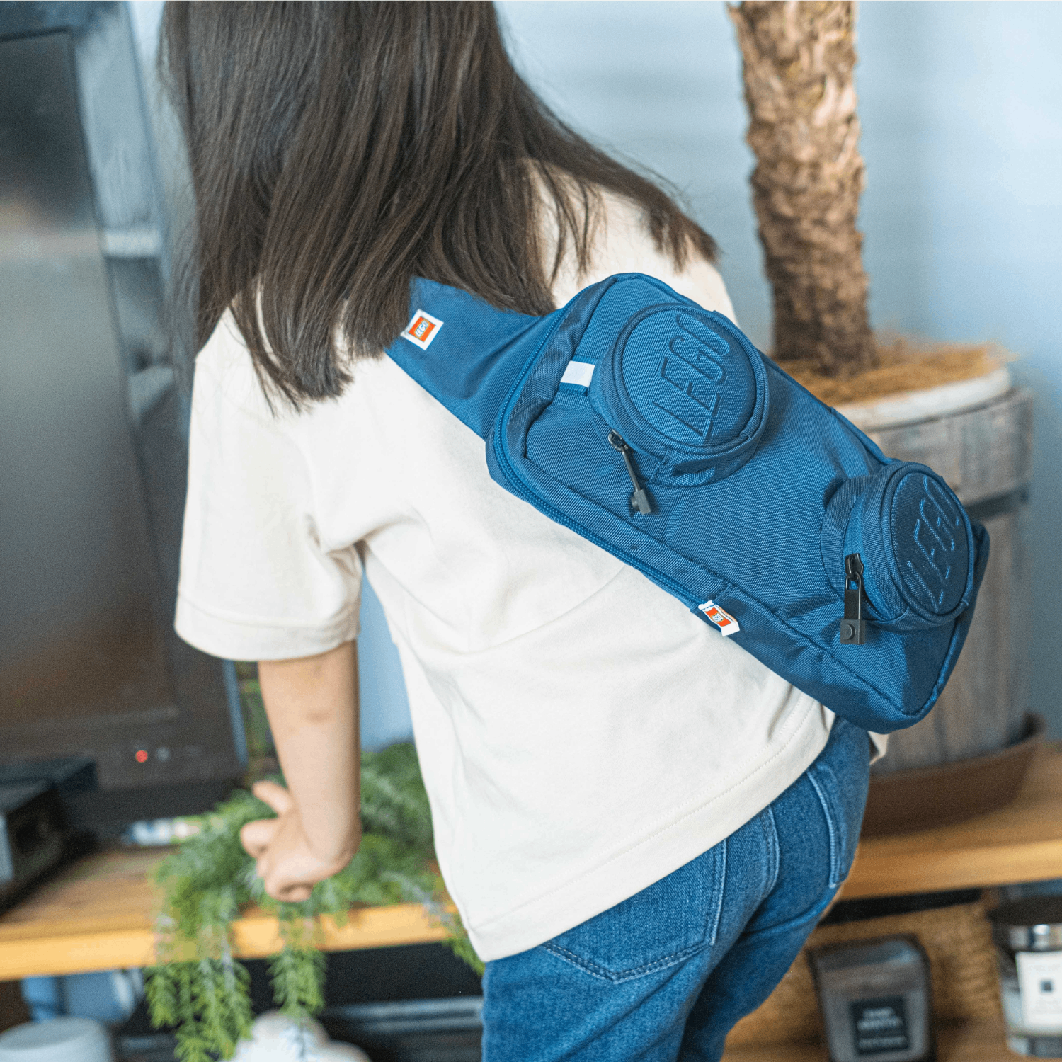 SIGNATURE BRICK 1X2 SLING BAG