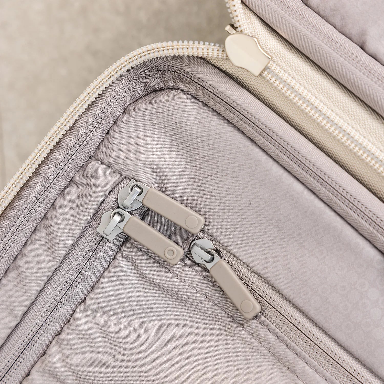 エコーラック ダイナスティ Mサイズ 中型スーツケース