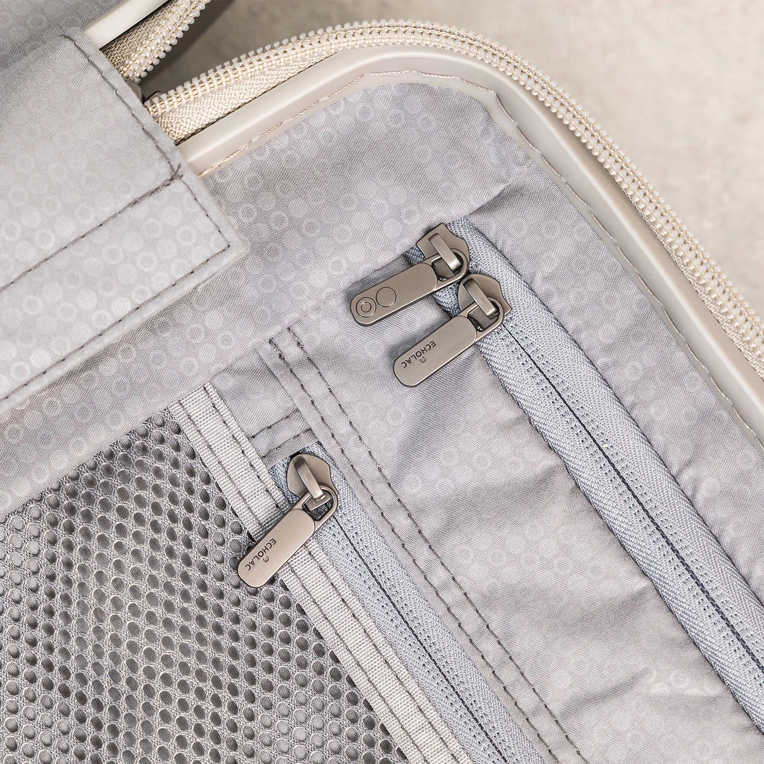 エコーラック ショーグンEVO FA 機内持ち込み スーツケース