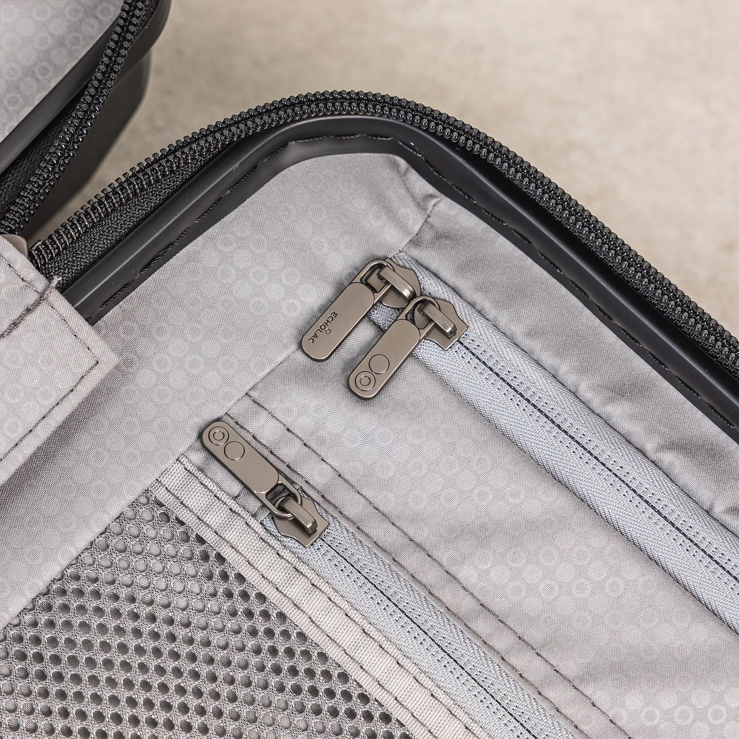 エコーラック ショーグンEVO 機内持ち込み スーツケース