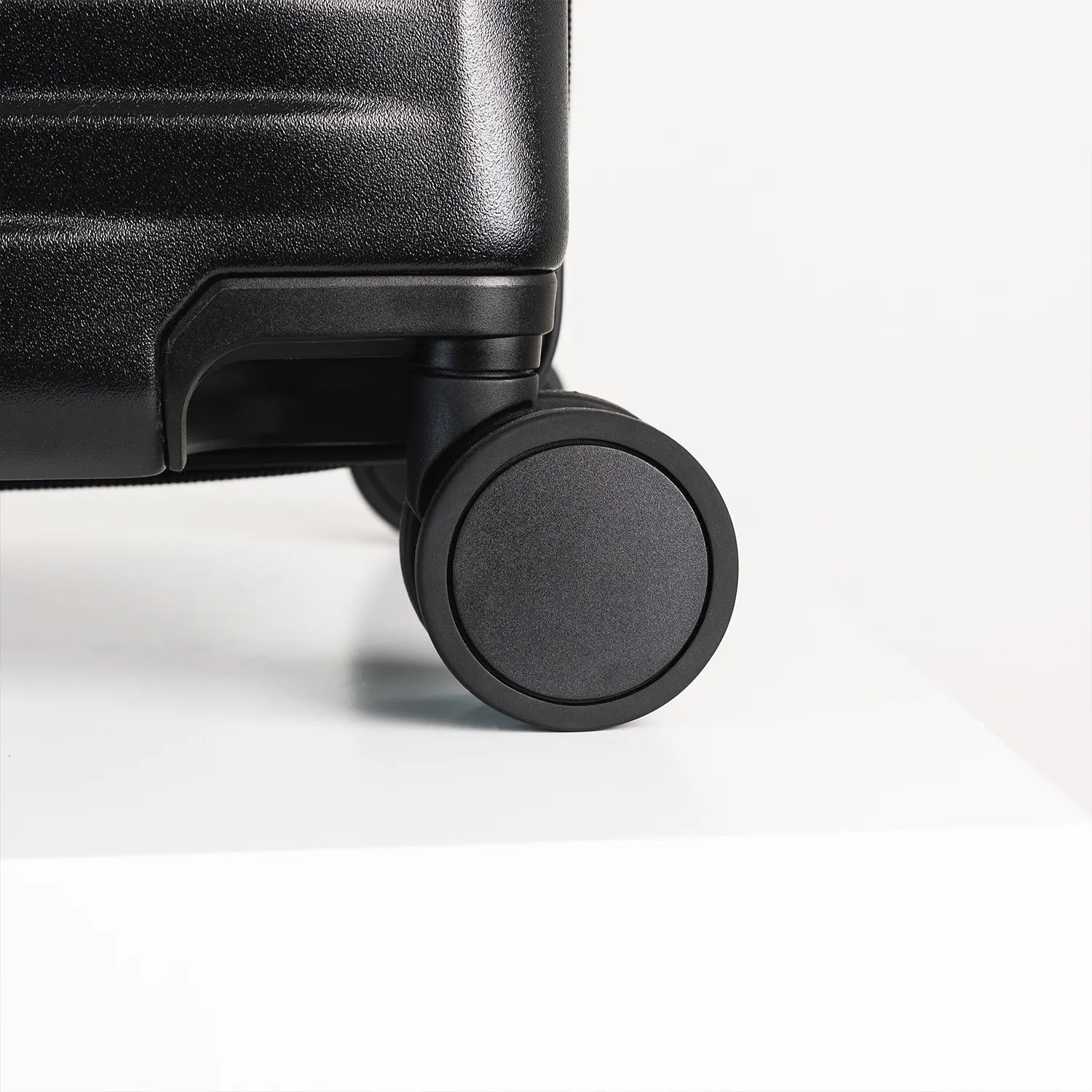 エコーラック ショーグンEVO Mサイズ 中型スーツケース