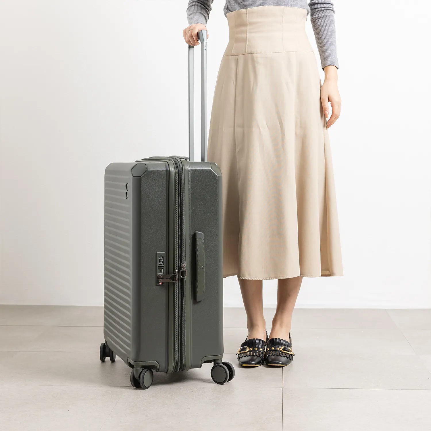 エコーラック ショーグンEVO Mサイズ 中型スーツケース