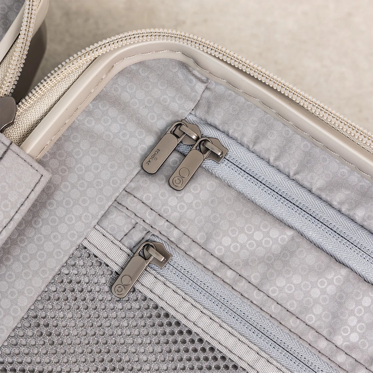 エコーラック ショーグンEVO 機内持ち込み スーツケース