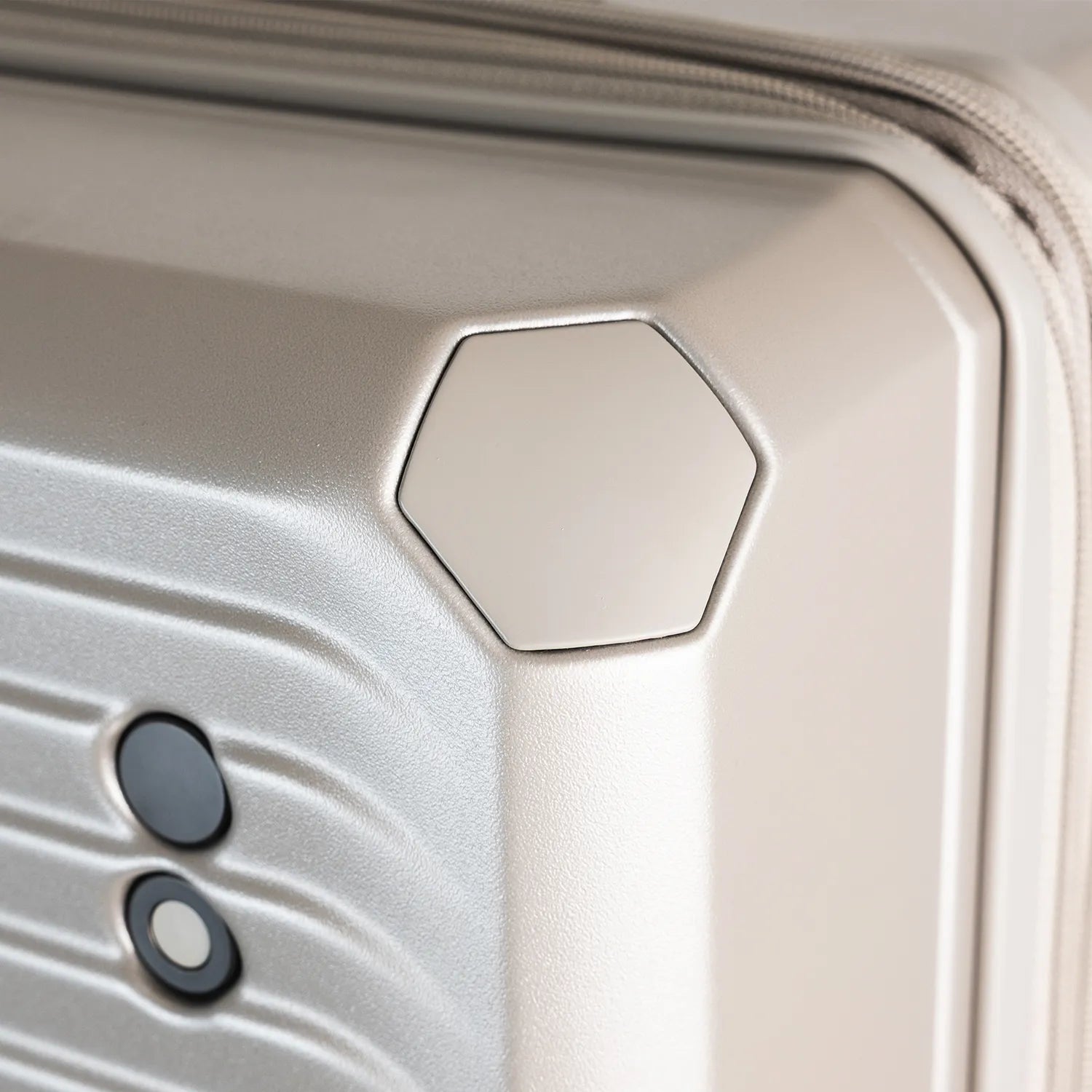 エコーラック ショーグンEVO Mサイズ 中型スーツケース