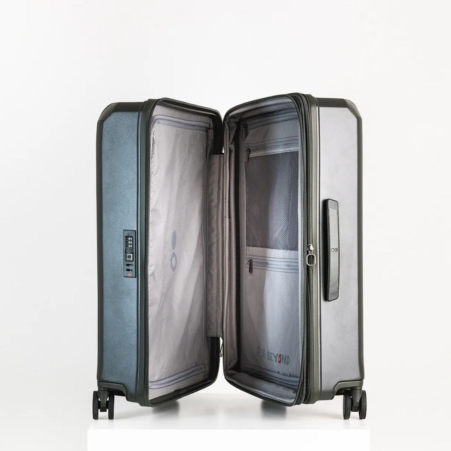 エコーラック ショーグンEVO Mサイズ 中型スーツケース