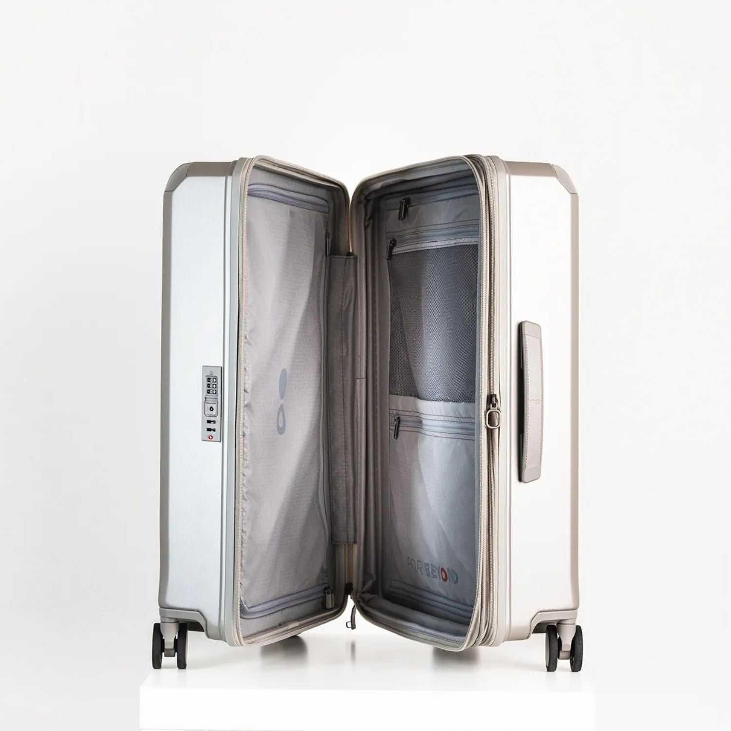 エコーラック ショーグンEVO Mサイズ 中型スーツケース