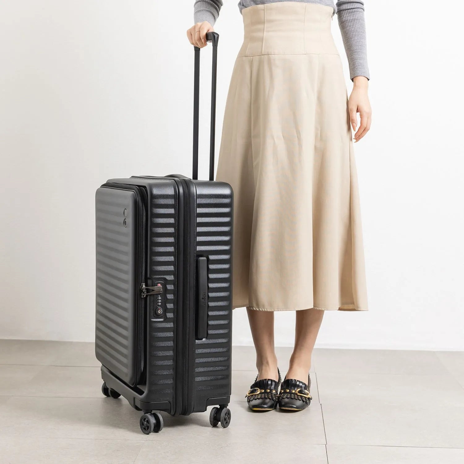 エコーラック セレストラ Mサイズ スーツケース