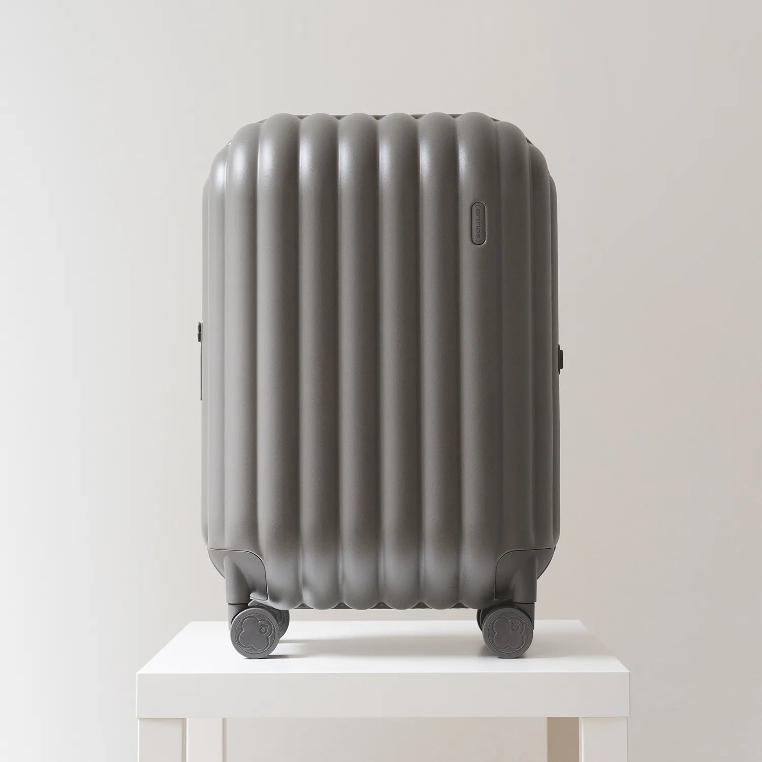 【Mサイズ】 Bread Suitcase M Suitcase｜Grey