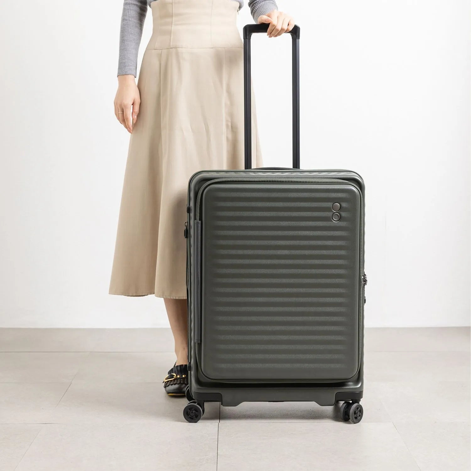 エコーラック セレストラ Mサイズ スーツケース