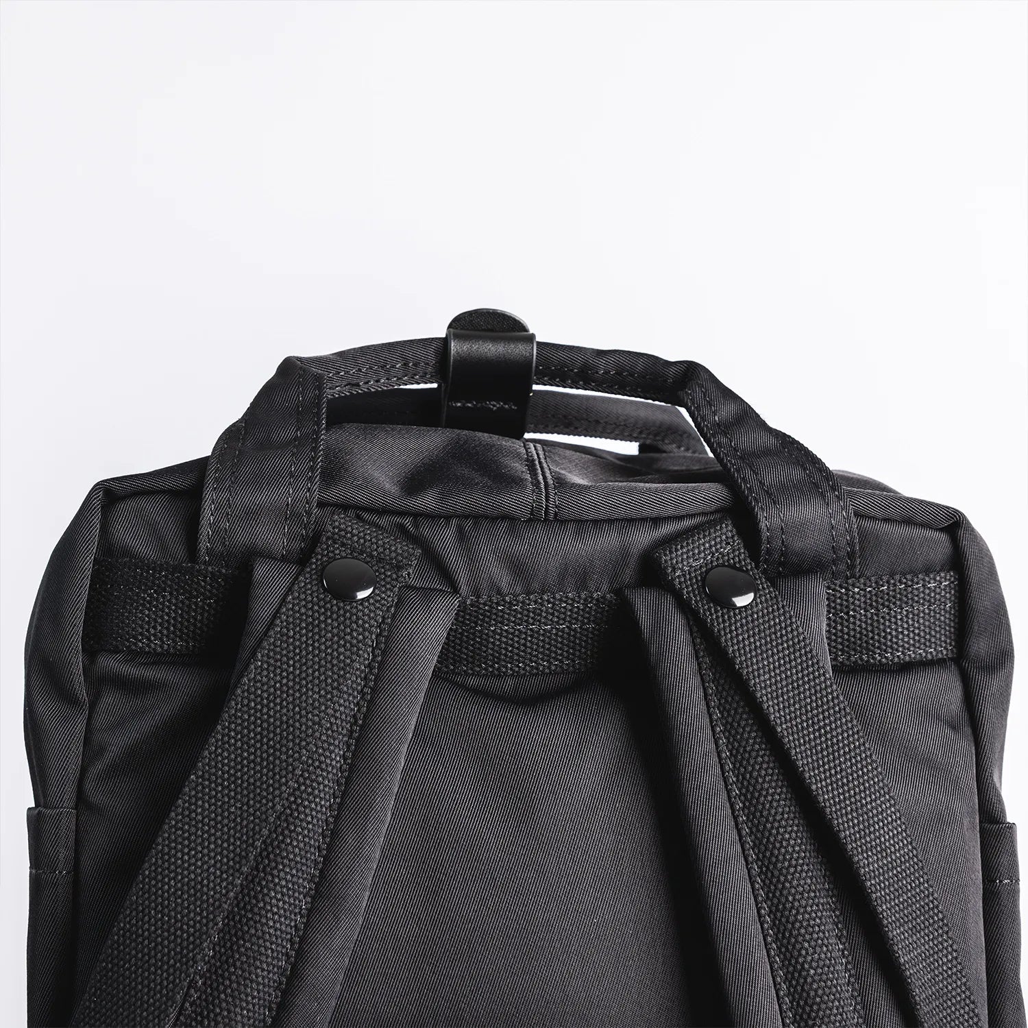 ドーナツ マカロン ブラック リュック 16L