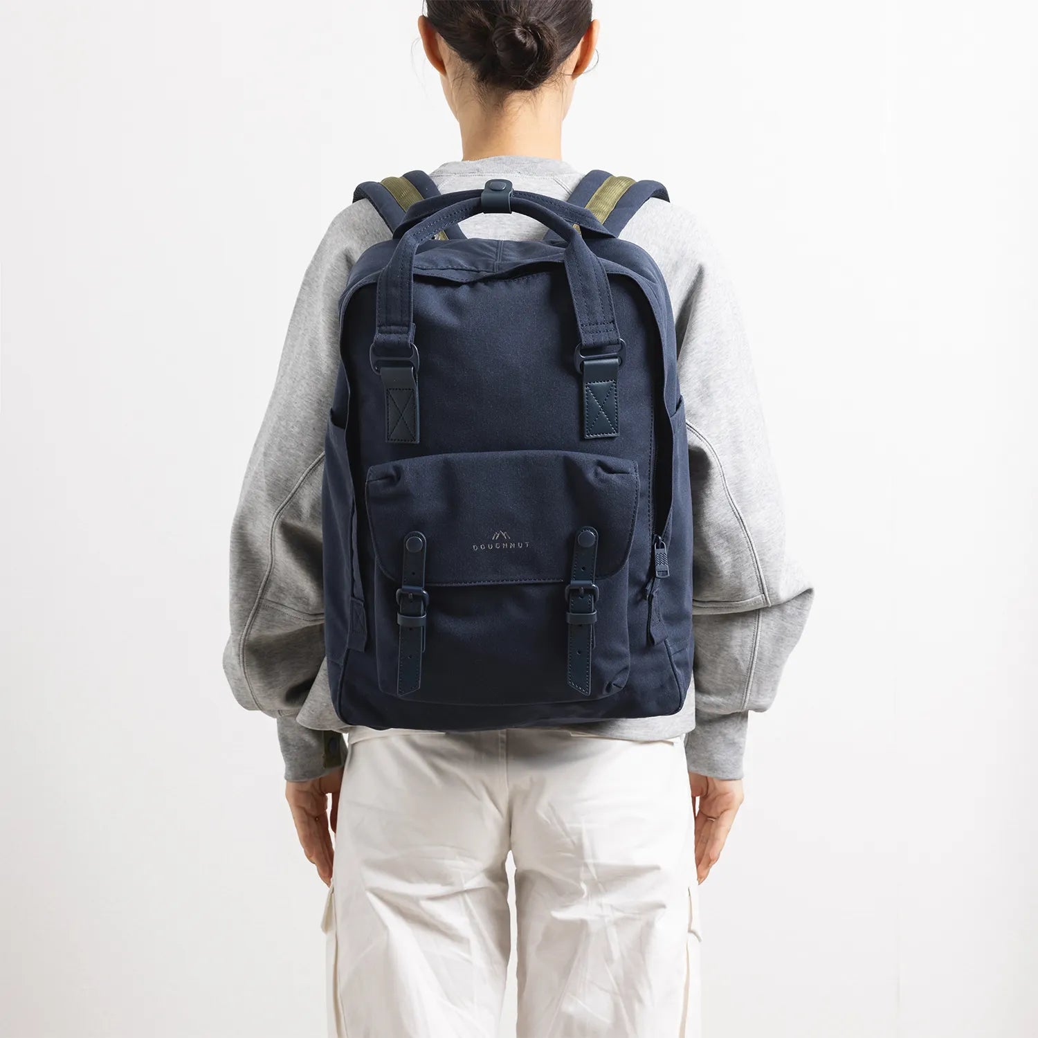 ドーナツ マカロン ラージ メディテイティブ ダークス 大容量リュック 20L