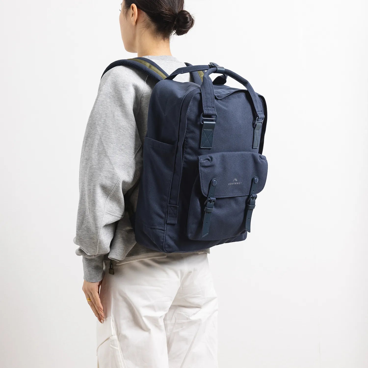 ドーナツ マカロン ラージ メディテイティブ ダークス 大容量リュック 20L