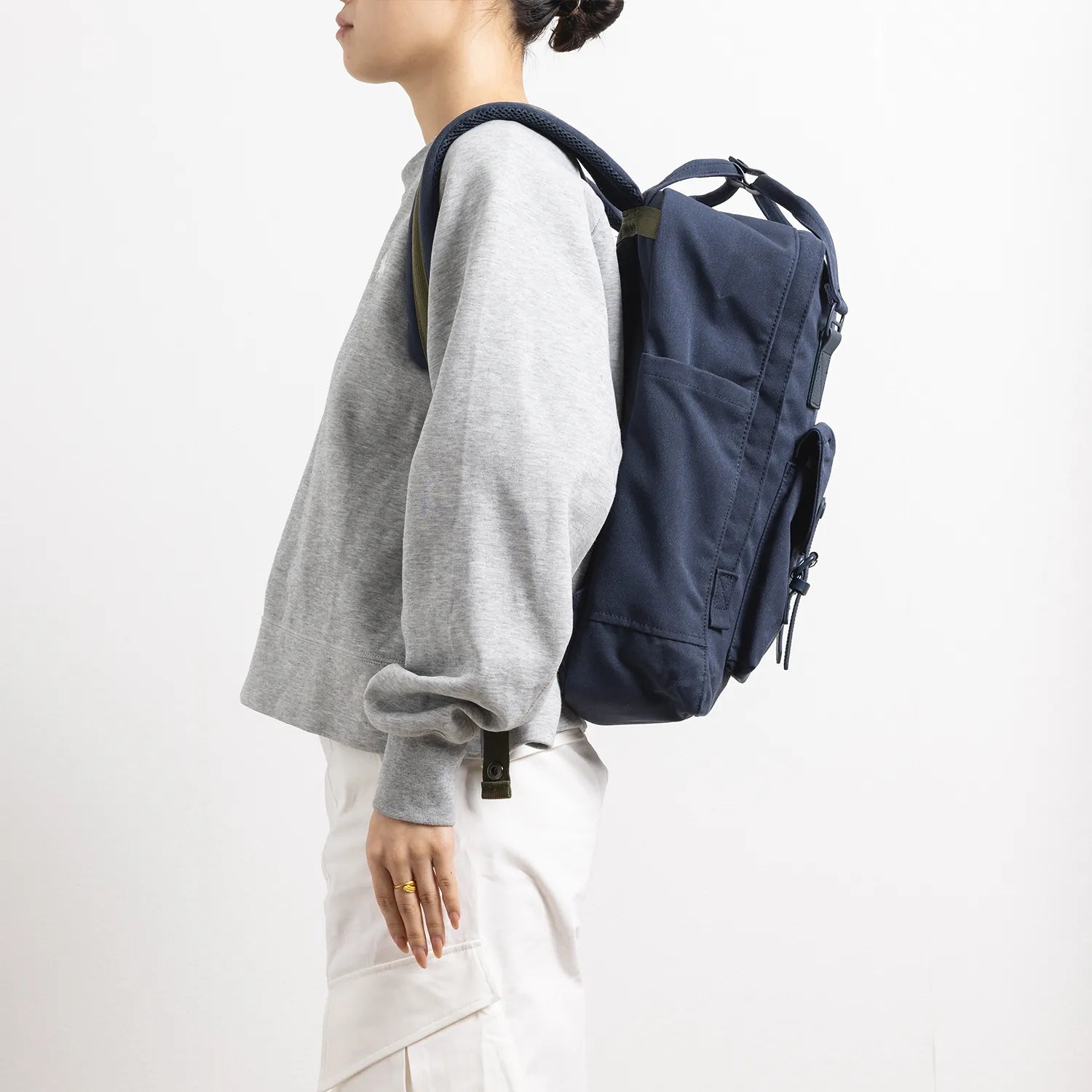 ドーナツ マカロン ラージ メディテイティブ ダークス 大容量リュック 20L