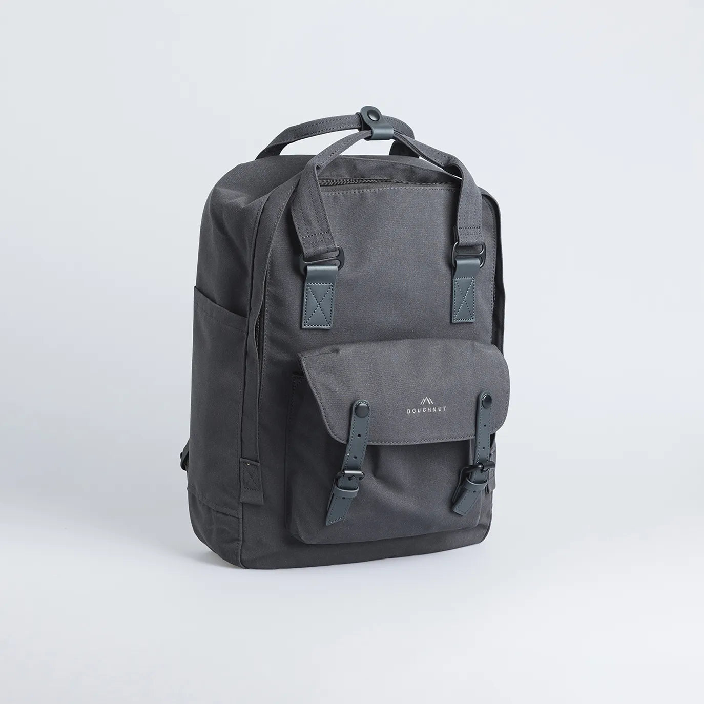 ドーナツ マカロン ラージ メディテイティブ ダークス 大容量リュック 20L