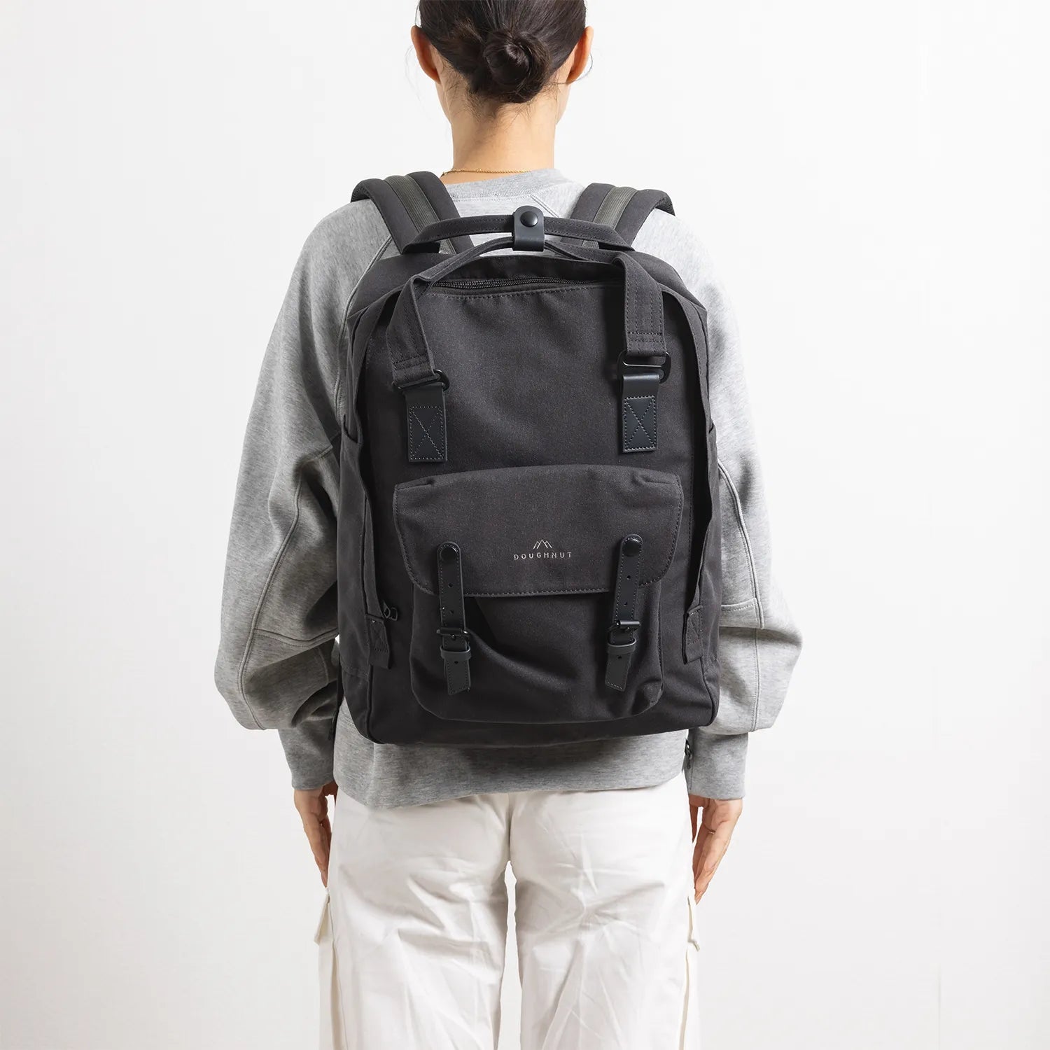 ドーナツ マカロン ラージ メディテイティブ ダークス 大容量リュック 20L