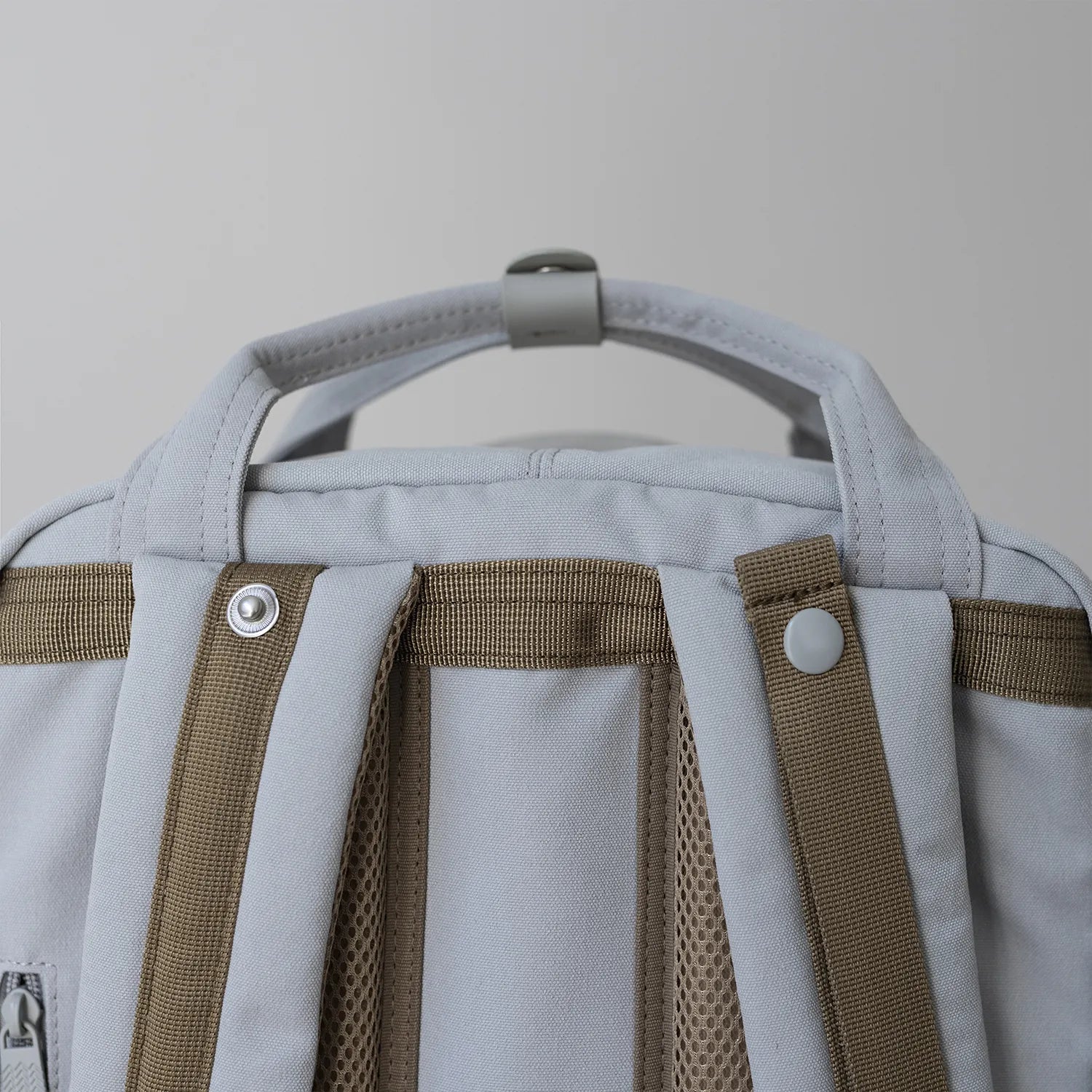 ドーナツ マカロン ラージ メディテイティブ ダークス 大容量リュック 20L