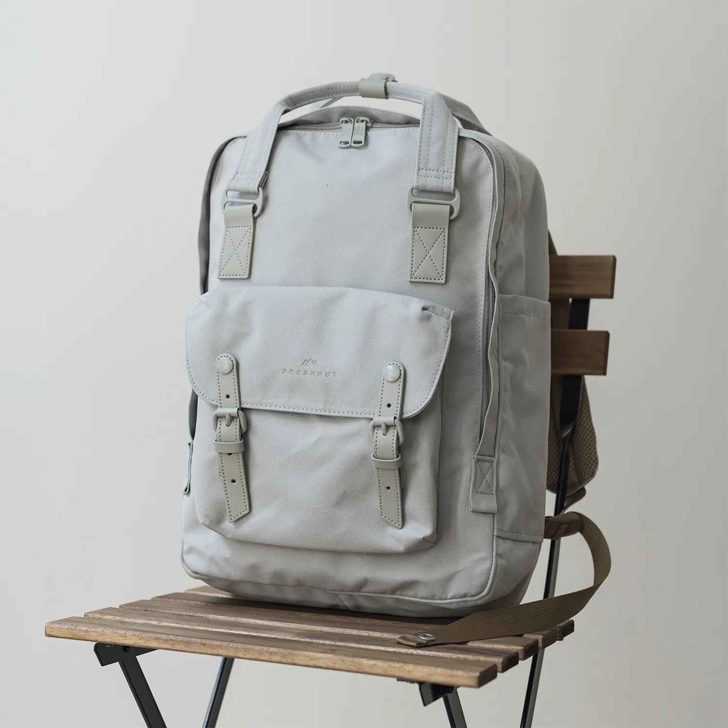 ドーナツ マカロン ラージ メディテイティブ ダークス 大容量リュック 20L