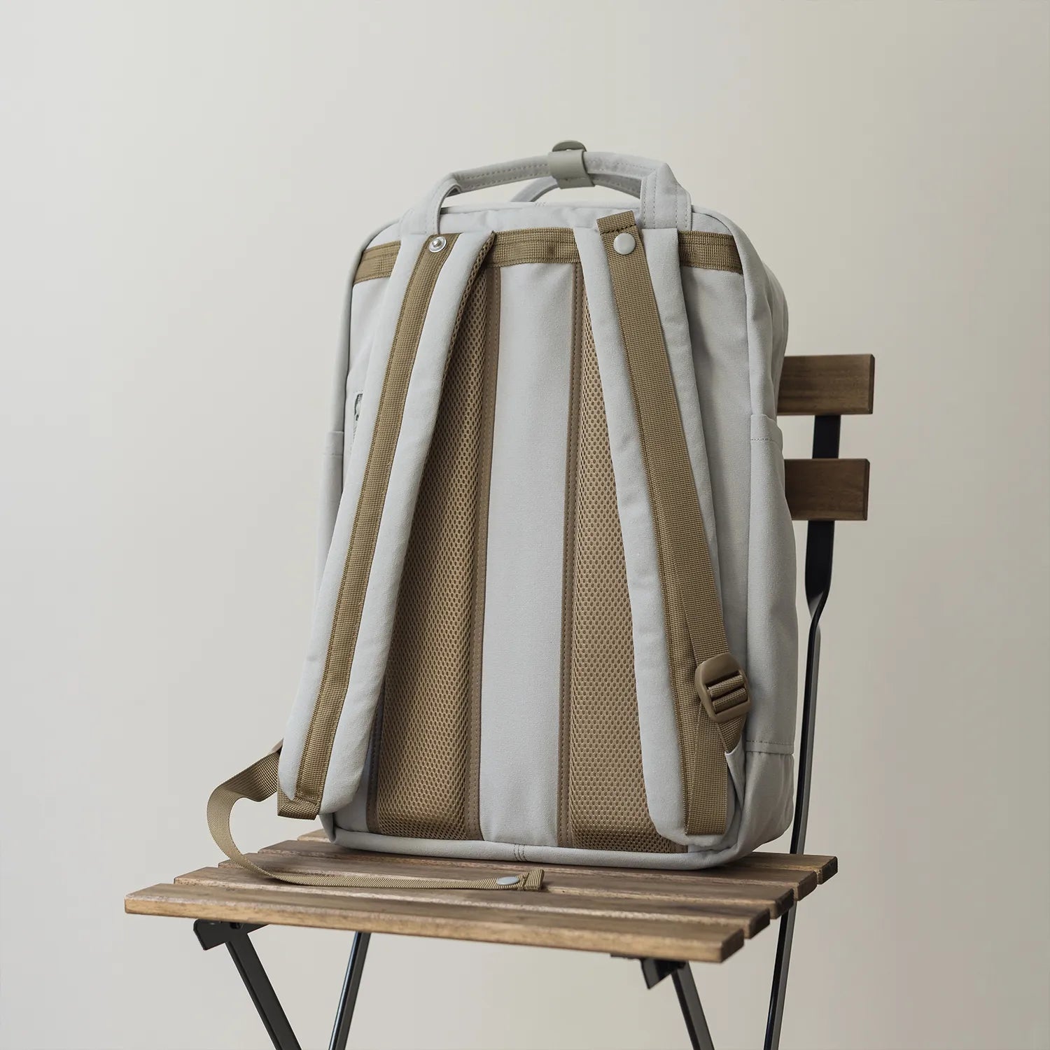 ドーナツ マカロン ラージ メディテイティブ ダークス 大容量リュック 20L
