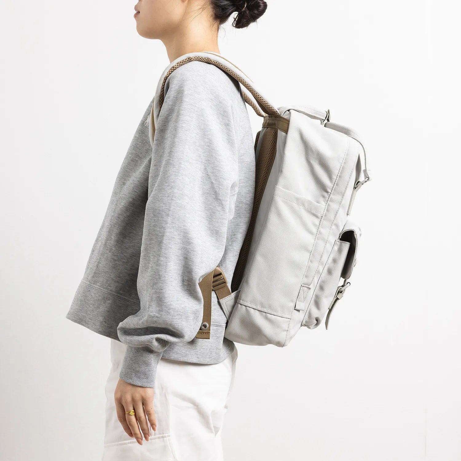 ドーナツ マカロン ラージ メディテイティブ ダークス 大容量リュック 20L