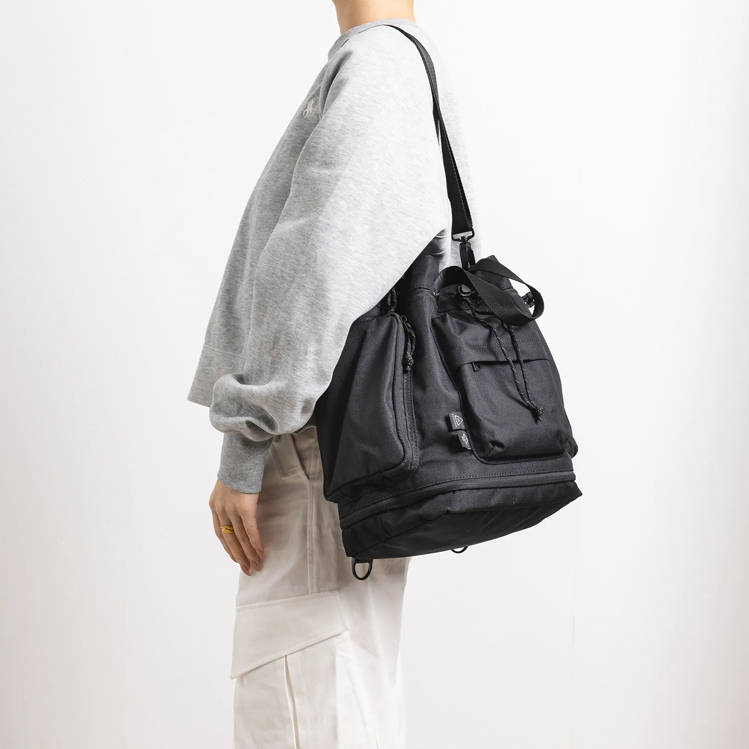 ドーナツ ピラミッド 2WAY 3WAY バックパック ショルダーバッグ 13L