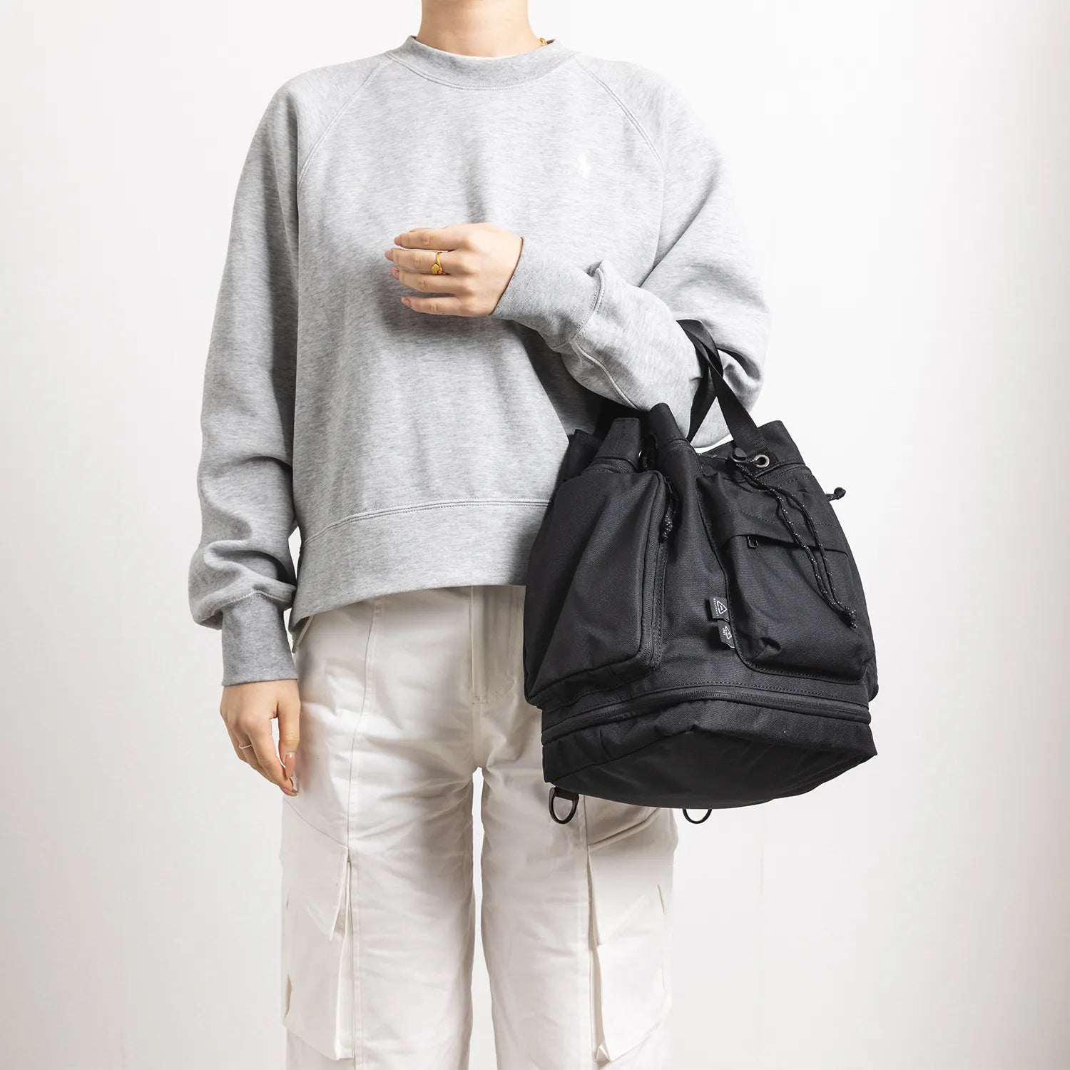 ドーナツ ピラミッド 2WAY 3WAY バックパック ショルダーバッグ 13L