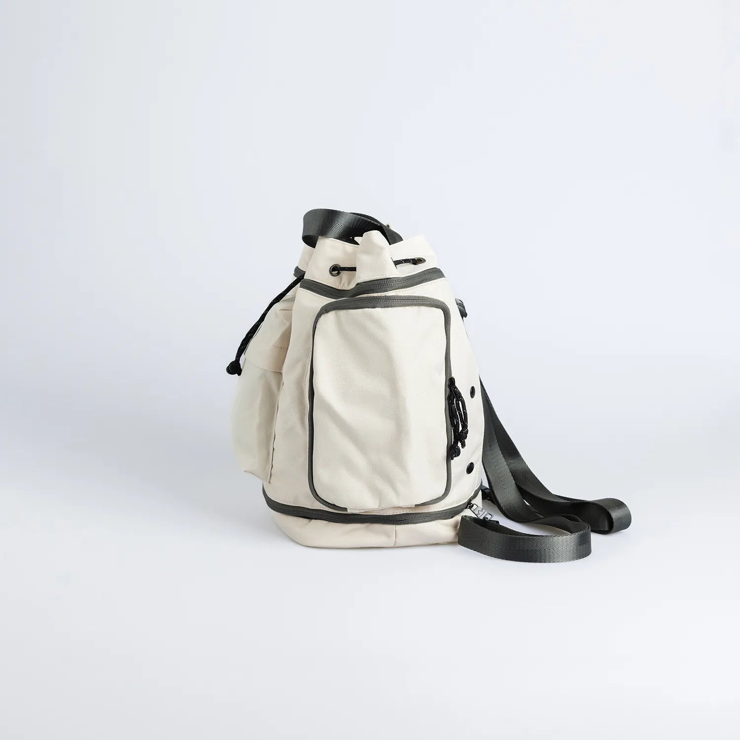 ドーナツ ピラミッド 2WAY 3WAY バックパック ショルダーバッグ 13L
