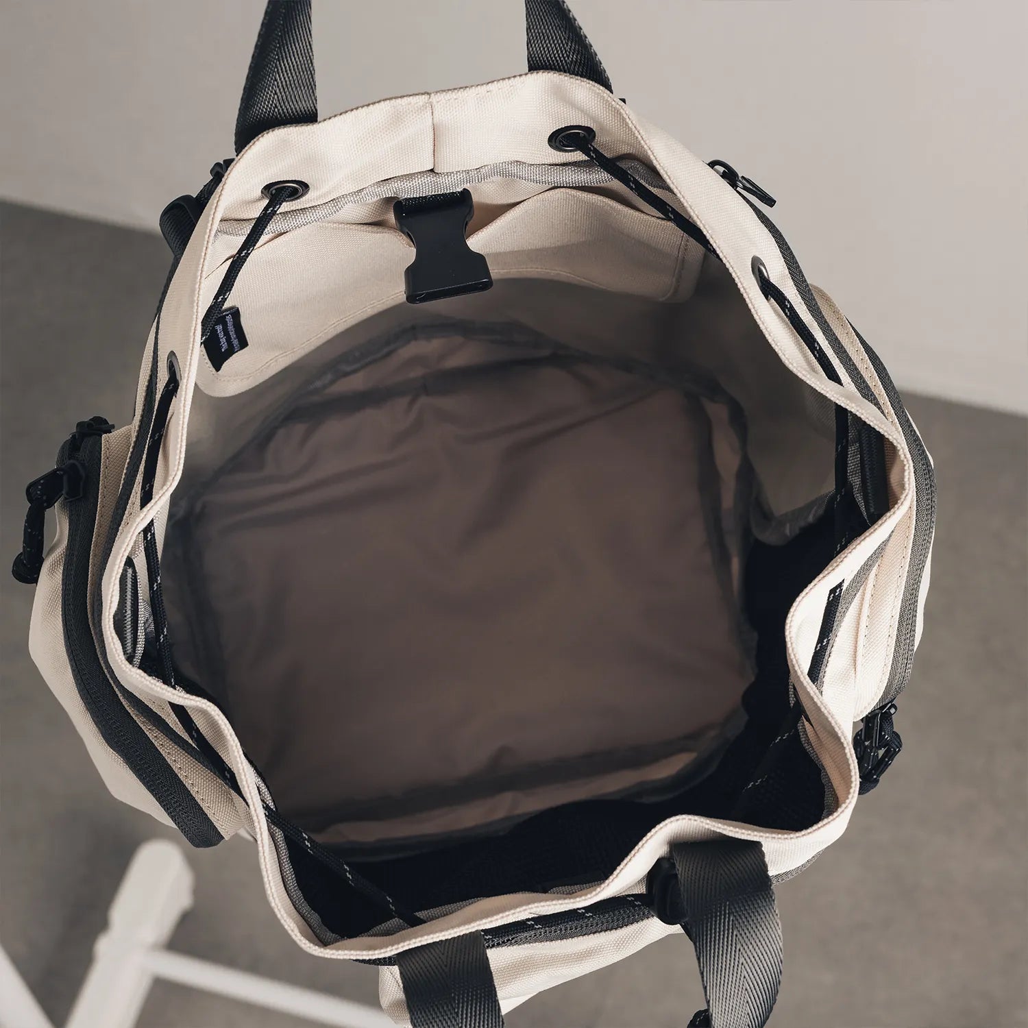 ドーナツ ピラミッド 2WAY 3WAY バックパック ショルダーバッグ 13L