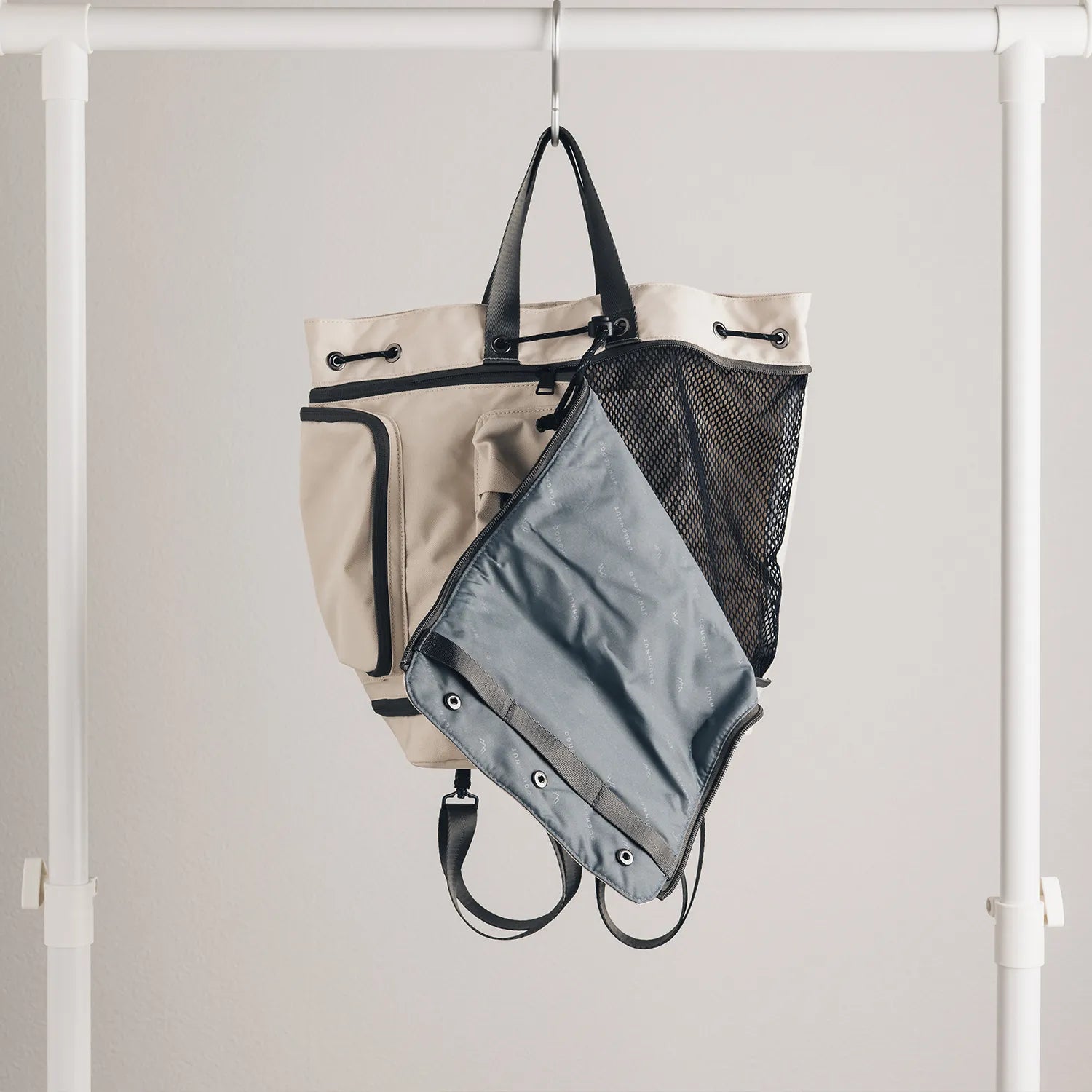 ドーナツ ピラミッド 2WAY 3WAY バックパック ショルダーバッグ 13L