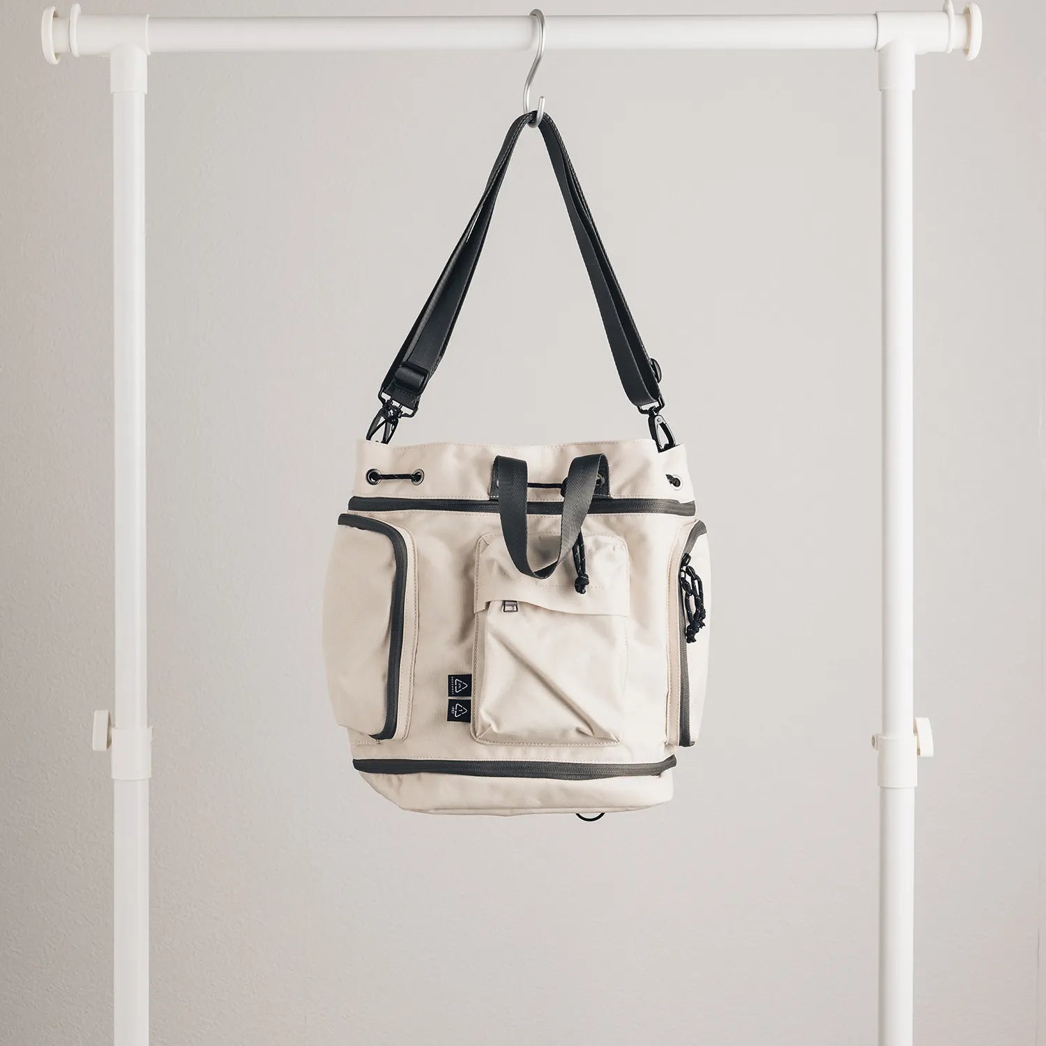 ドーナツ ピラミッド 2WAY 3WAY バックパック ショルダーバッグ 13L