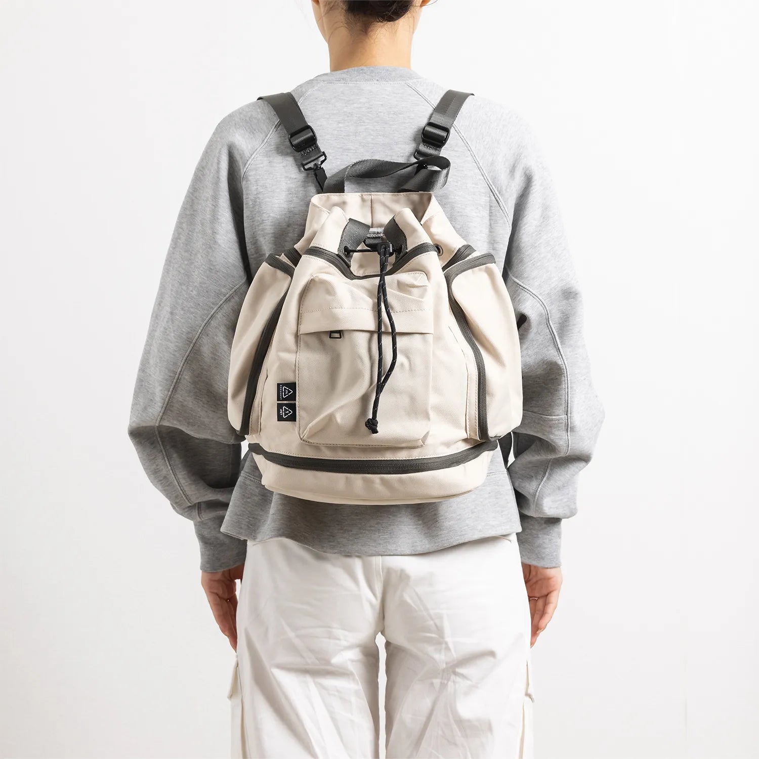 ドーナツ ピラミッド 2WAY 3WAY バックパック ショルダーバッグ 13L