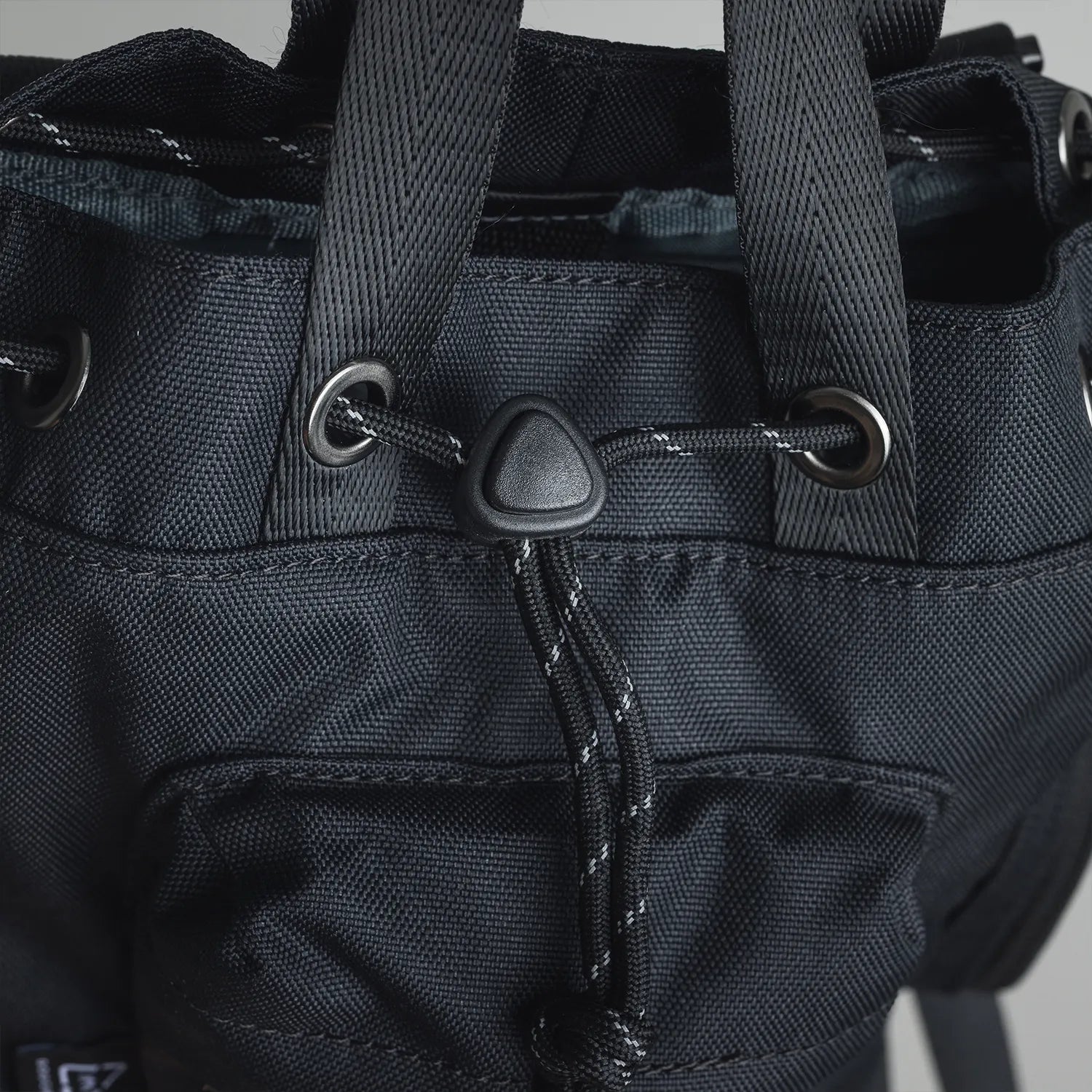 ドーナツ ピラミッド タイニー 3WAY  ミニリュック ショルダーバッグ 5L