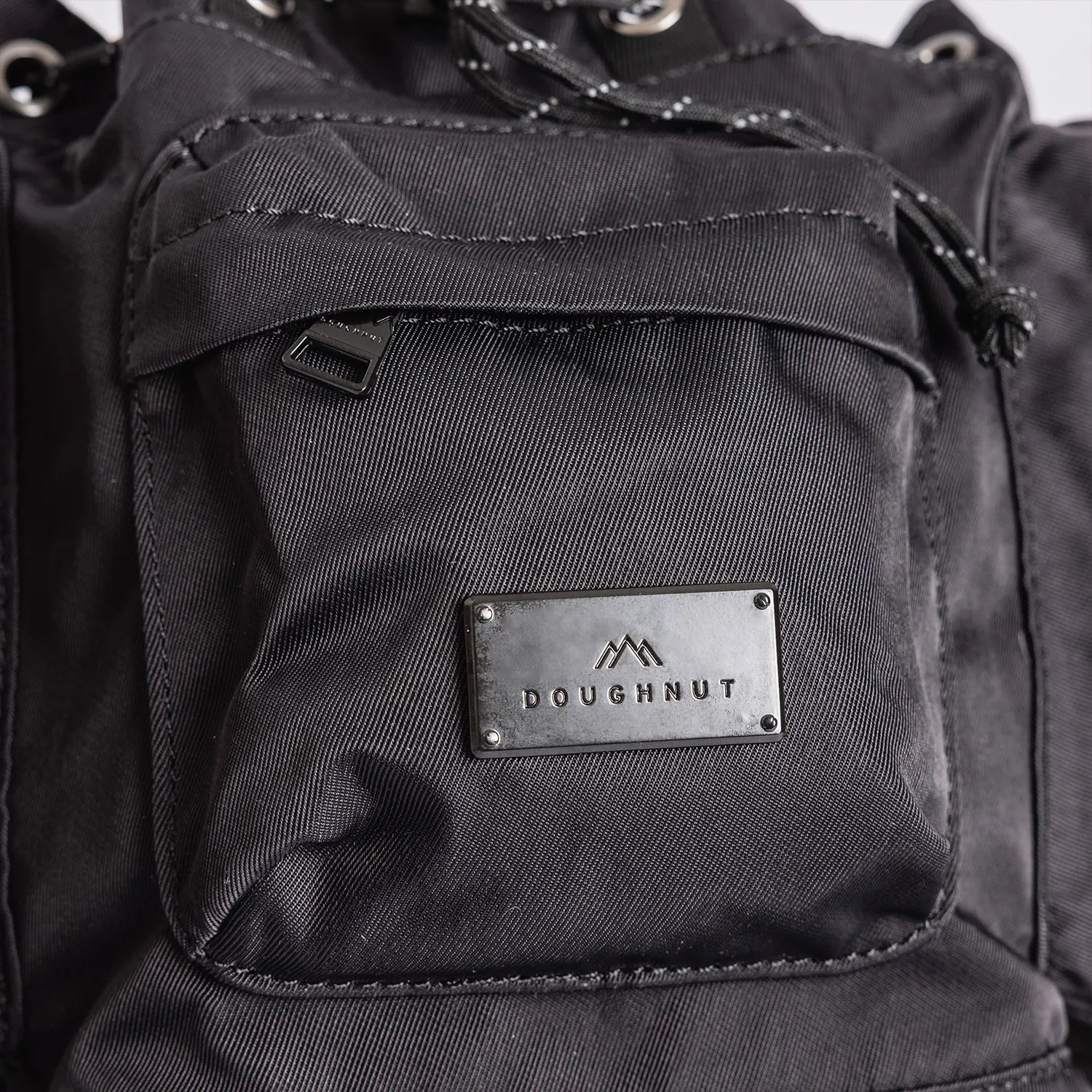 ドーナツ ピラミッド タイニー ルーセント 3WAY ショルダーバッグ 痛バッグ 5L