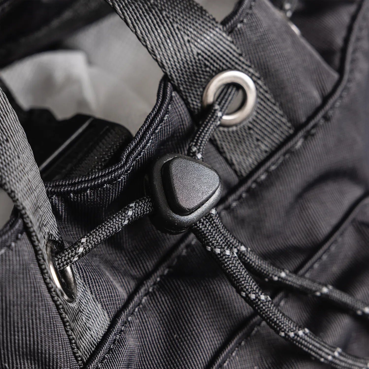 ドーナツ ピラミッド タイニー ルーセント 3WAY ショルダーバッグ 痛バッグ 5L