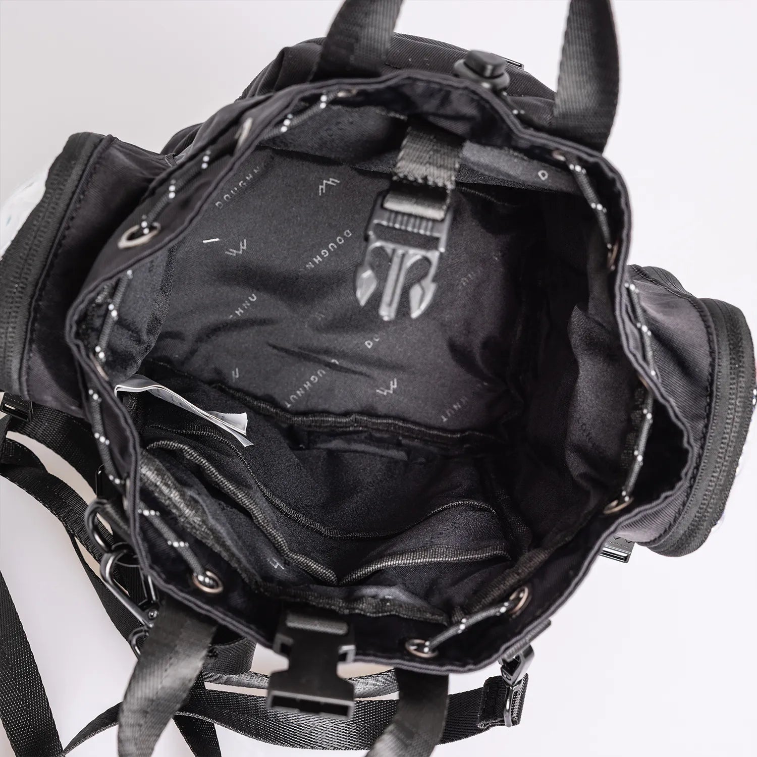 ドーナツ ピラミッド タイニー ルーセント 3WAY ショルダーバッグ 痛バッグ 5L