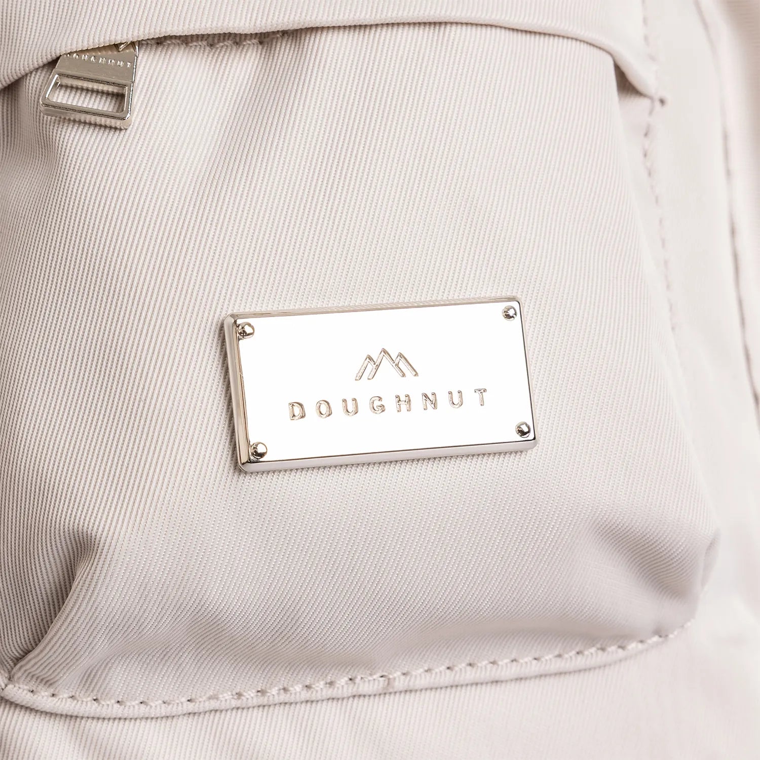 ドーナツ ピラミッド タイニー ルーセント 3WAY ショルダーバッグ 痛バッグ 5L