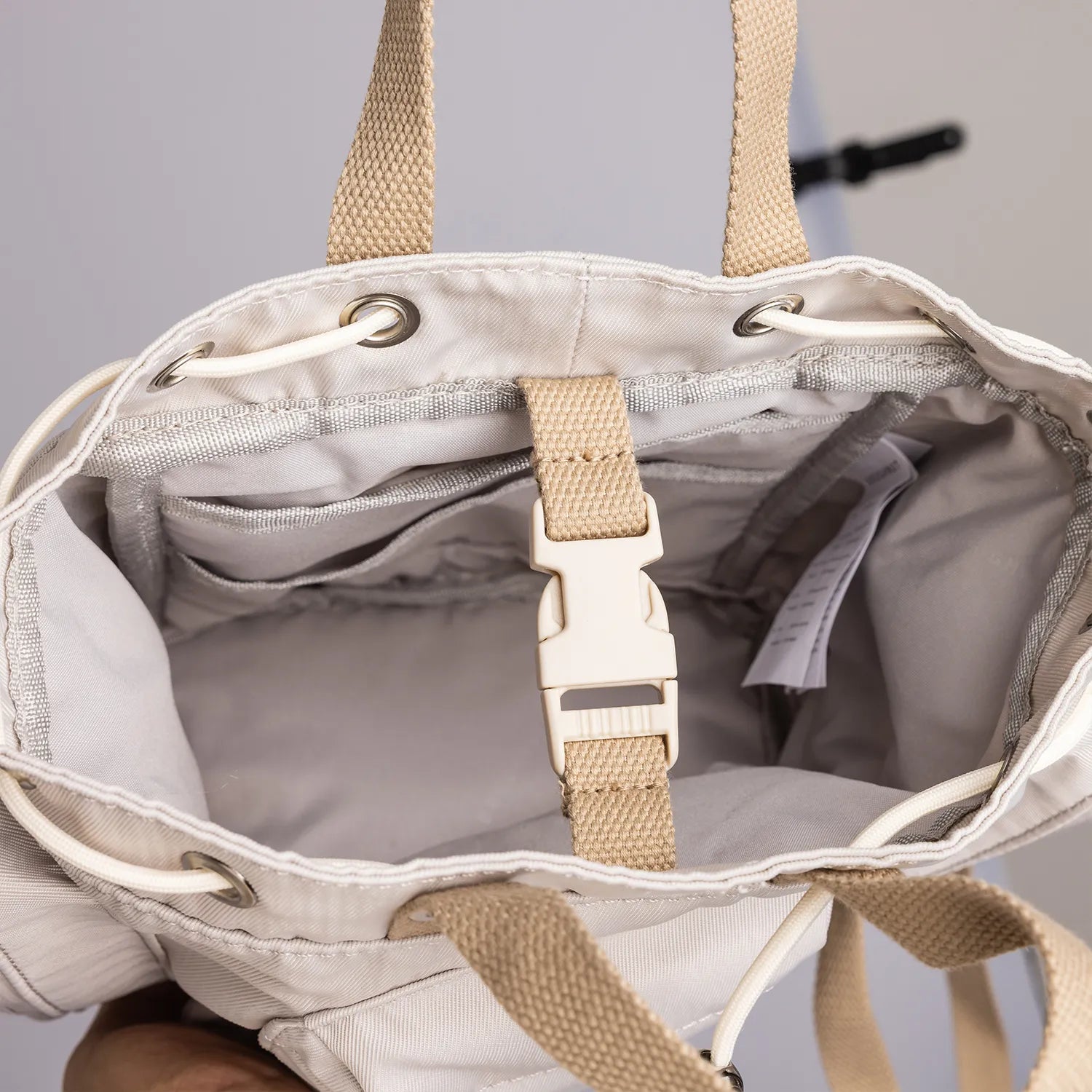 ドーナツ ピラミッド タイニー ルーセント 3WAY ショルダーバッグ 痛バッグ 5L