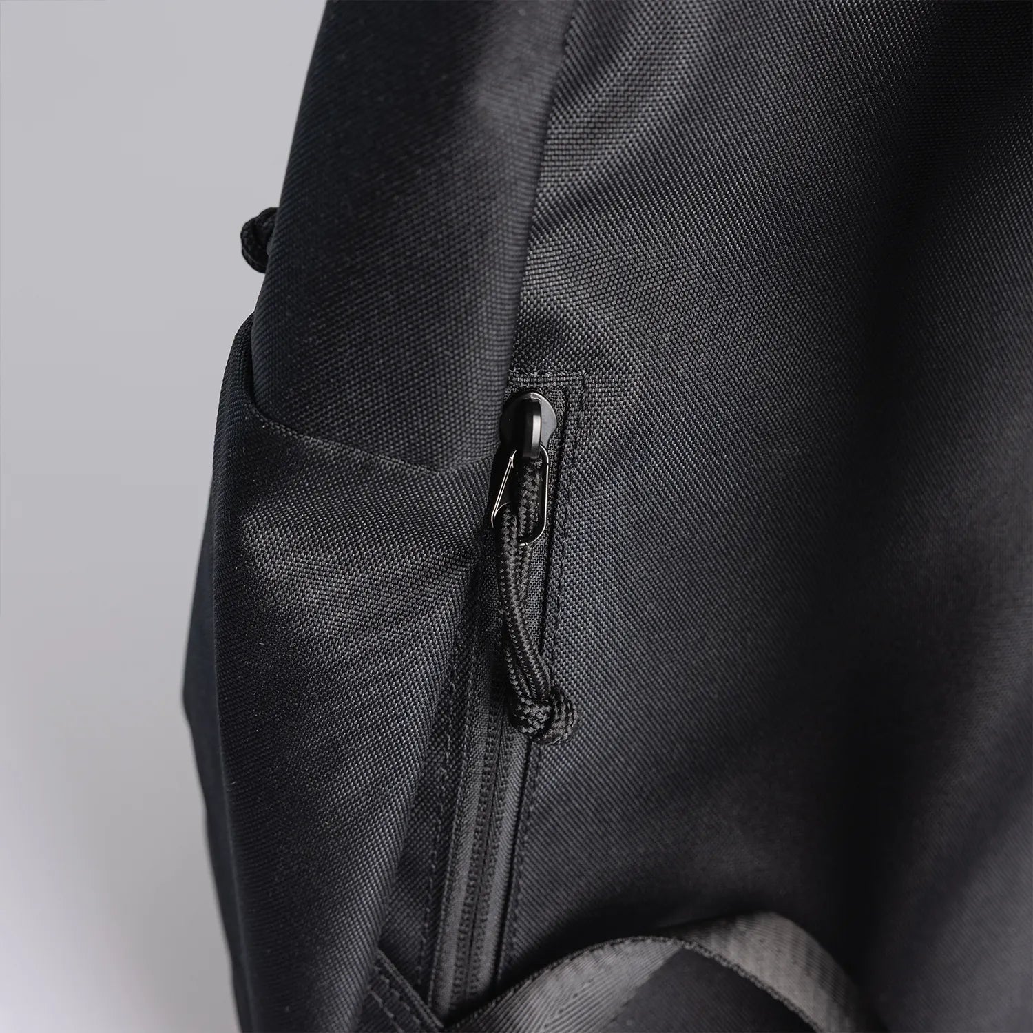 ドーナツ プラスワン リボーン 防水 A4 軽量 通学 バックパック 24L